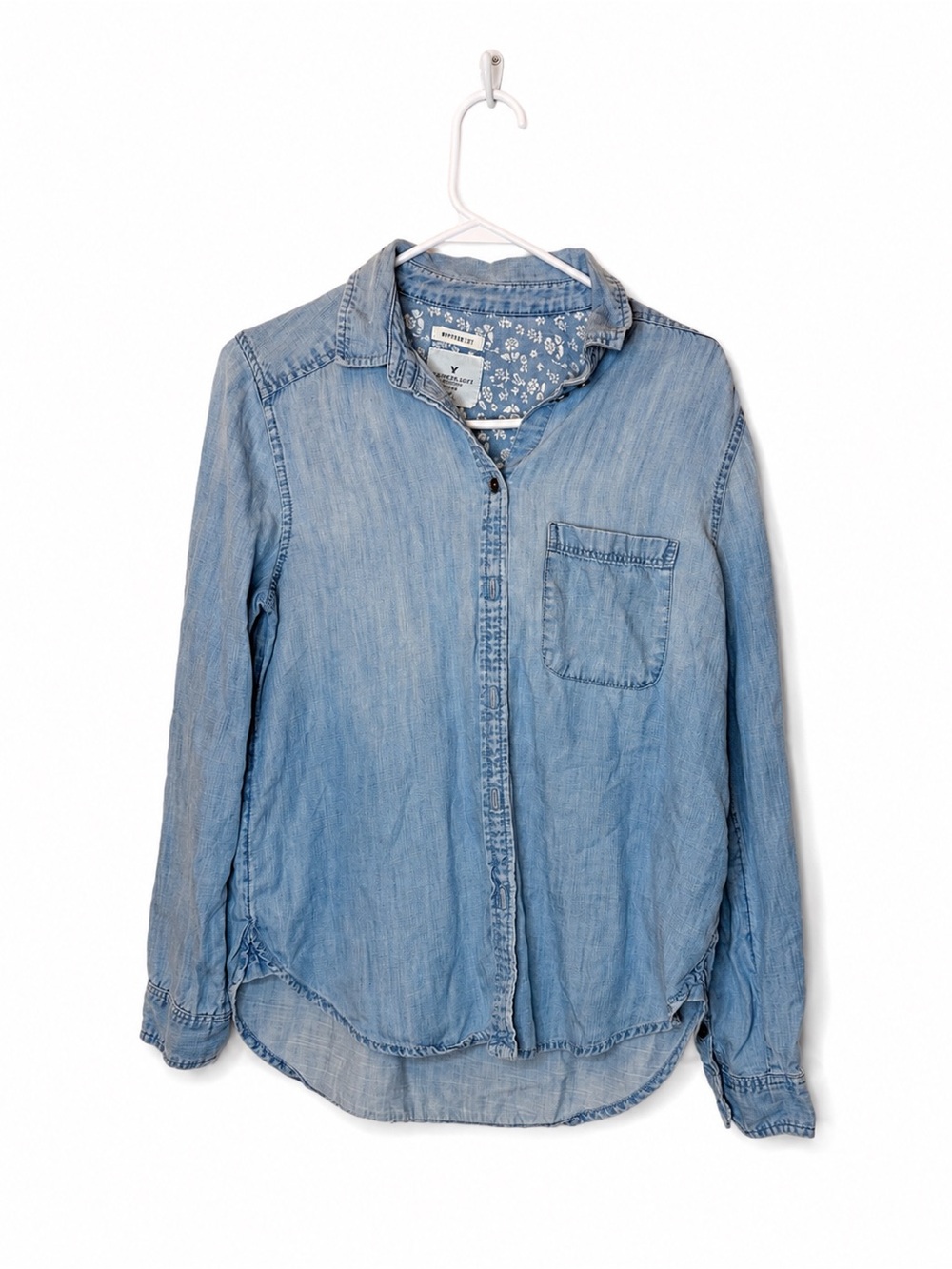 American Eagle Outfitters Boyfriend Fit Chambray Button-Down Shirt